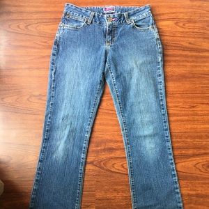 Wrangler Premium Patch women’s jeans. Size 5/6 x 34.